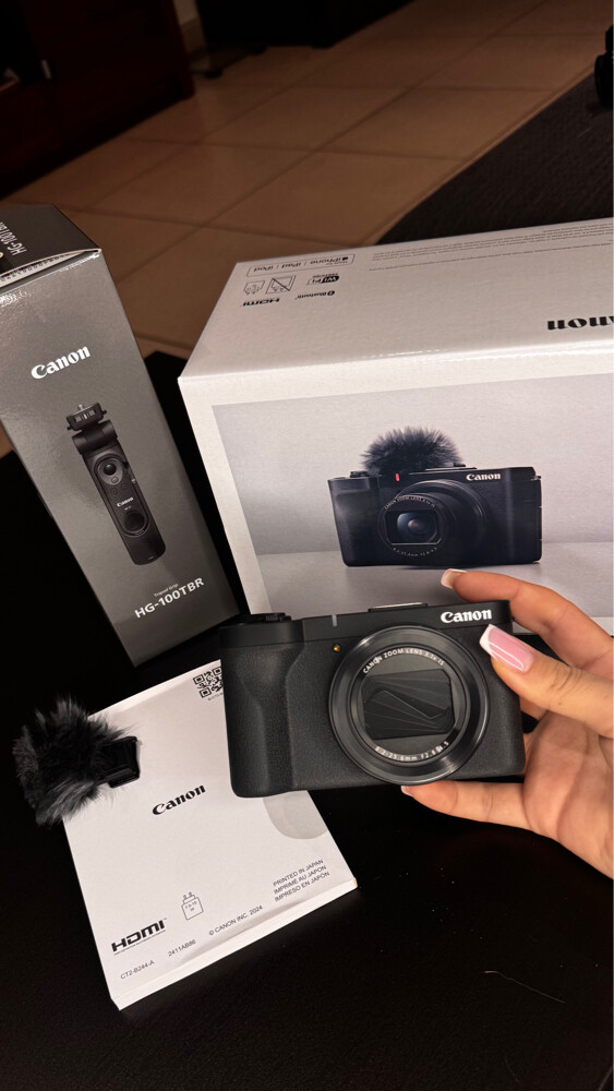 Canon PoverShot V1 - 1