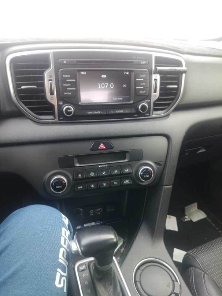 Kia Sportage car - 2