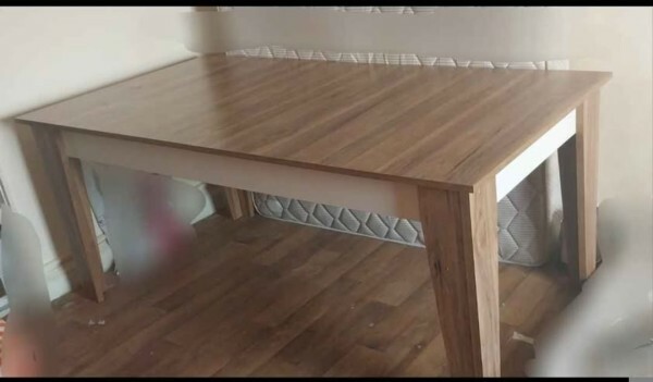 Extendable dining table - 1