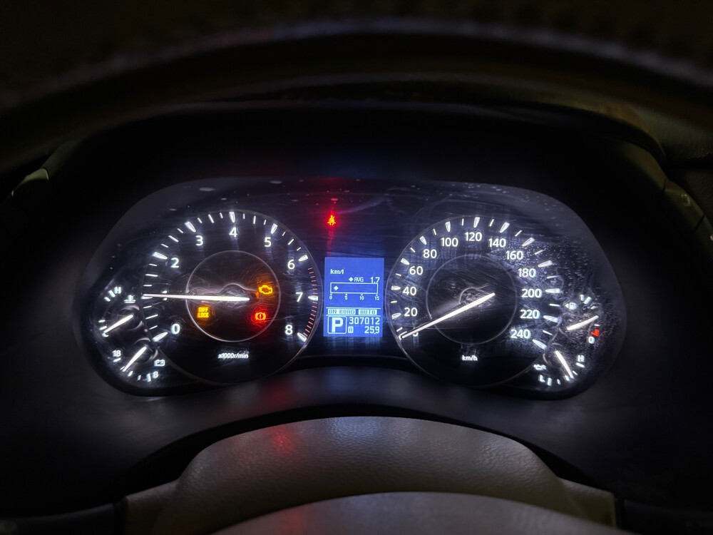 Nissan Petrol 2010 LE - 14