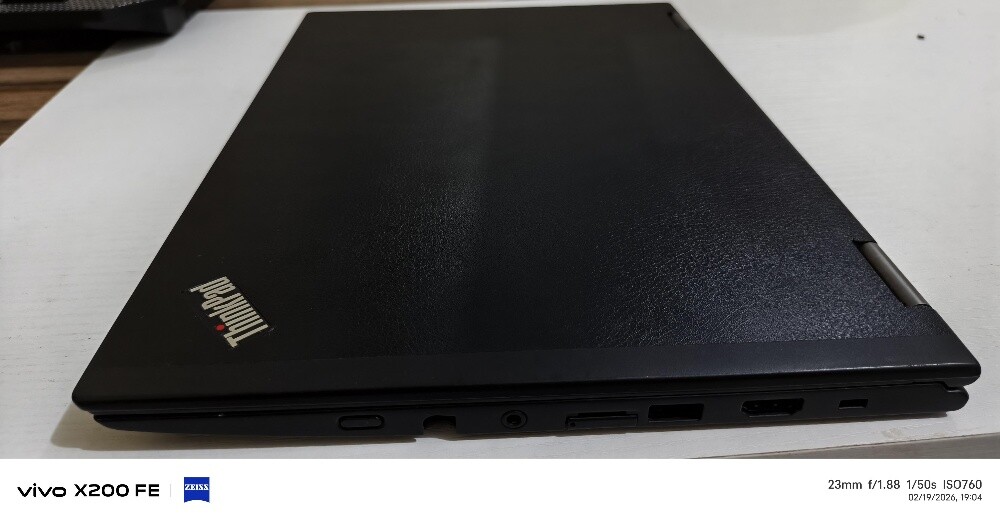 Lenovo Thinkpad Yoga 370 - 6