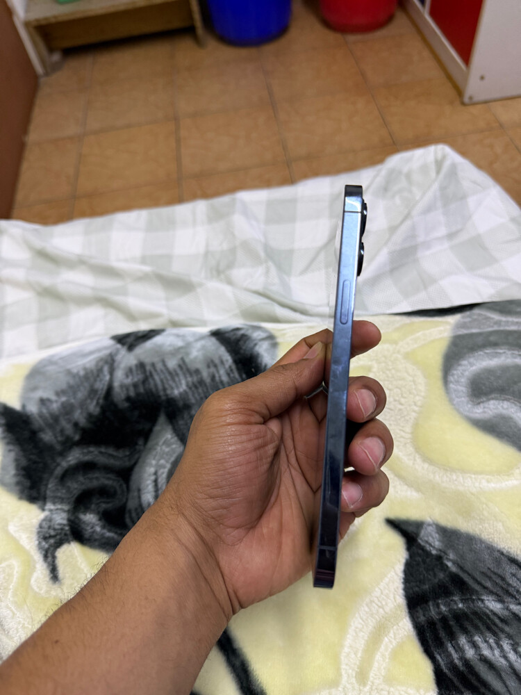 iPhone 12 Pro Max - 4