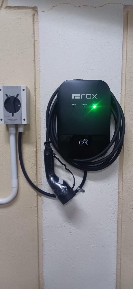 Tesla,rox,byd - 2