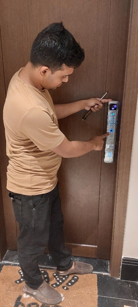 Shakil - Finishing Carpentar - 2