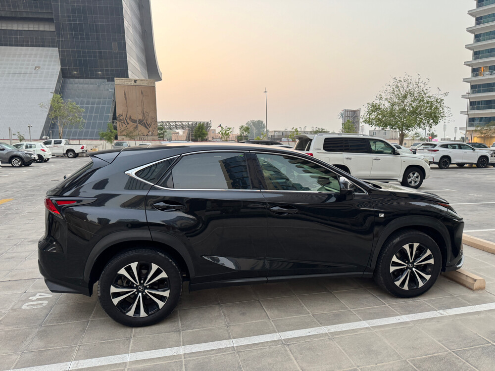 Lexus NX300 F sport — photo 4 for sale in Qatar