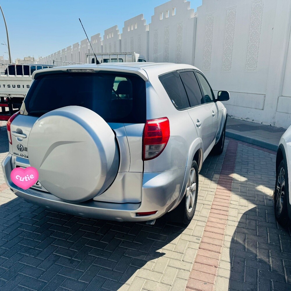 Toyota — photo 2 for sale in Qatar