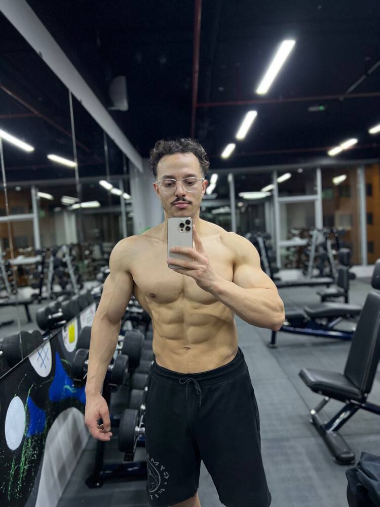 CERTIFIED FITNESS TRAINER - 24