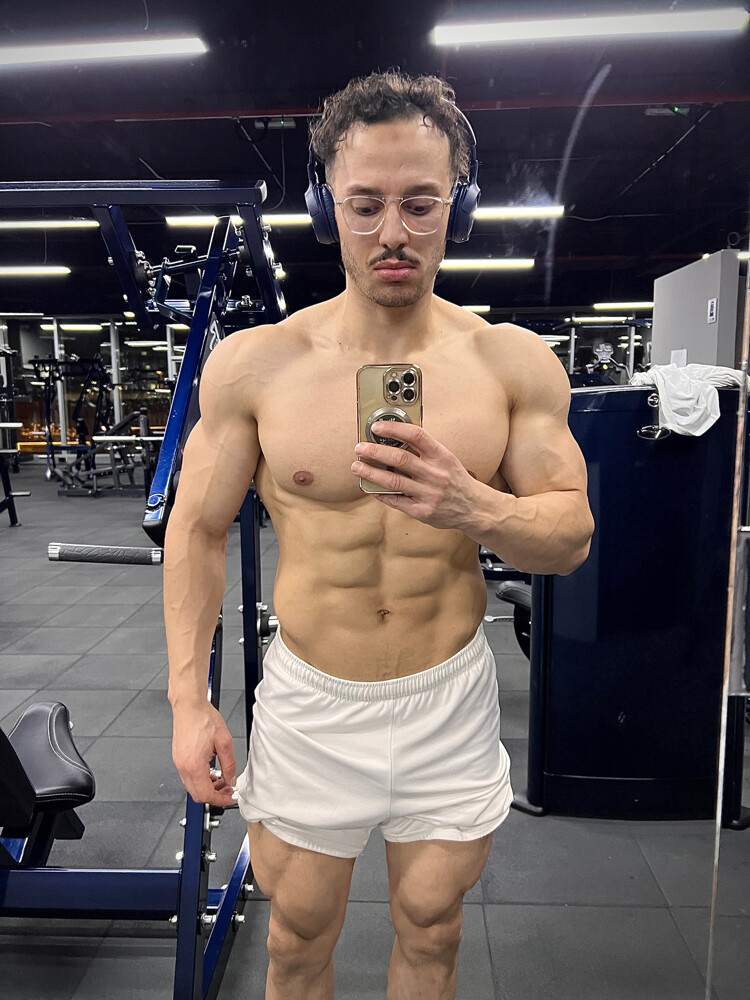 CERTIFIED FITNESS TRAINER - 23