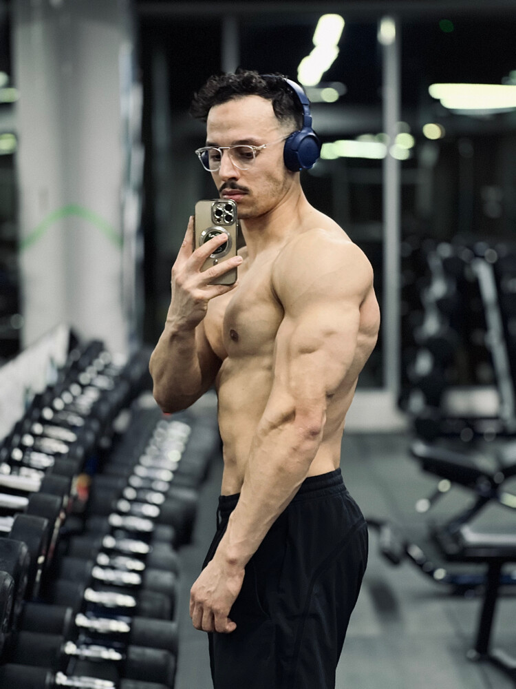 CERTIFIED FITNESS TRAINER - 21