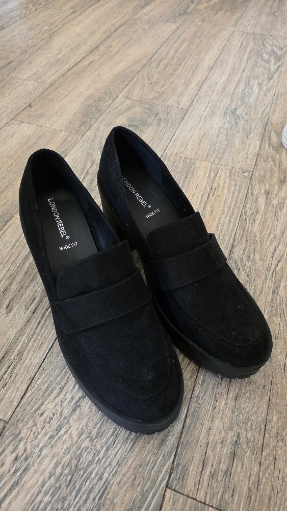 Heal Loafer in Black - 1