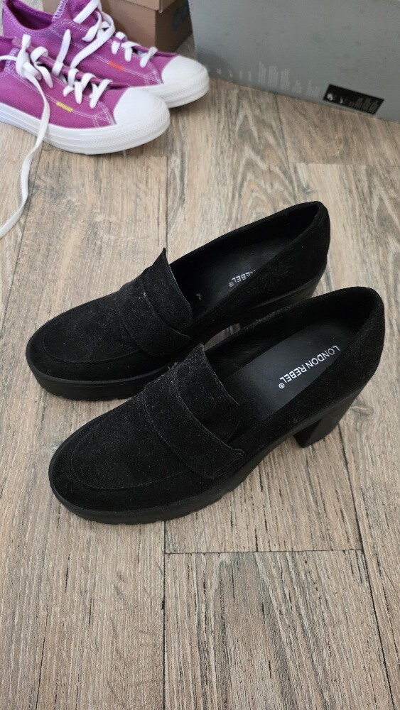 Heal Loafer in Black - 2