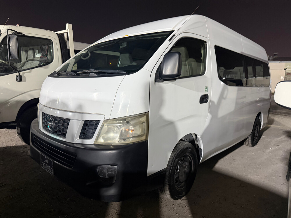 nissan urvan 2017high roof — photo 1 for sale in Qatar