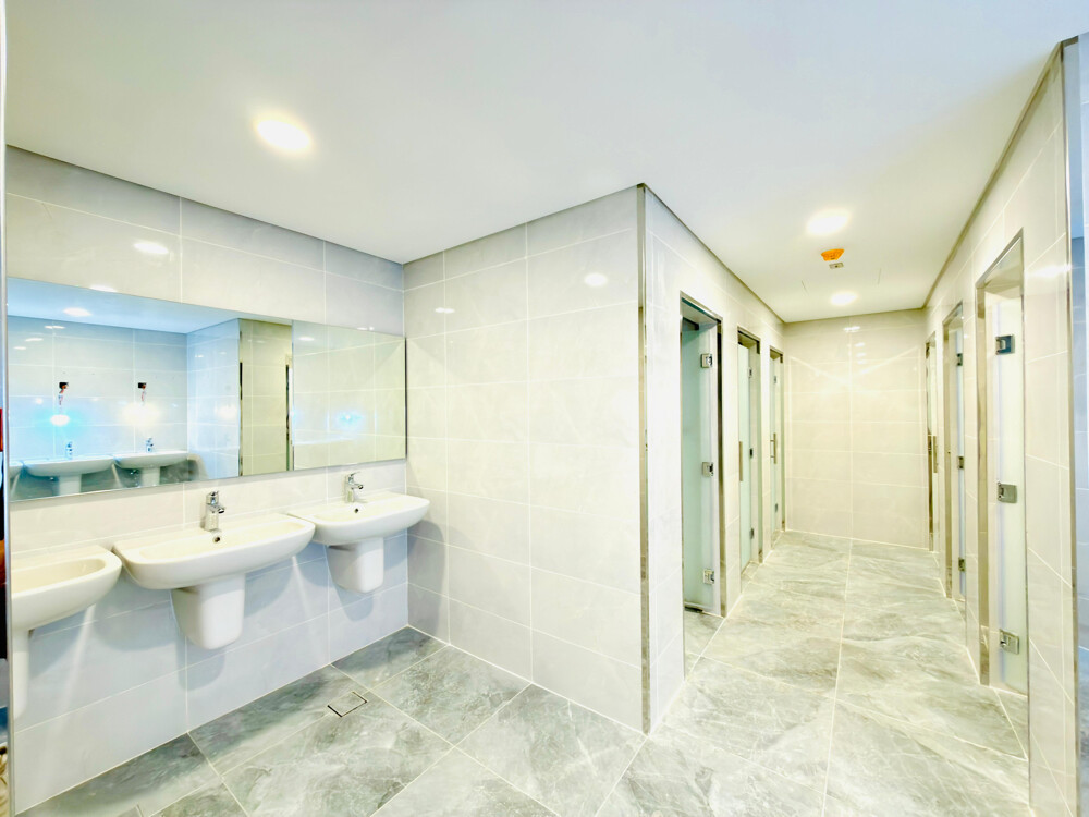 Luxury& Comfort in Corniche - 9