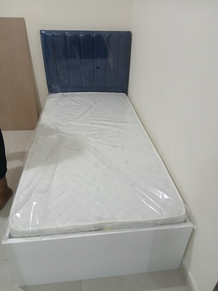 Bed and with mattress - 21