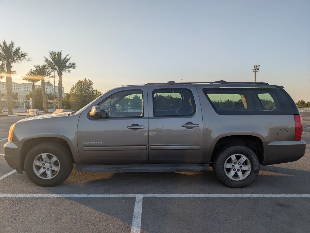 GMC YUKON XL 2012 — photo 7 for sale in Qatar