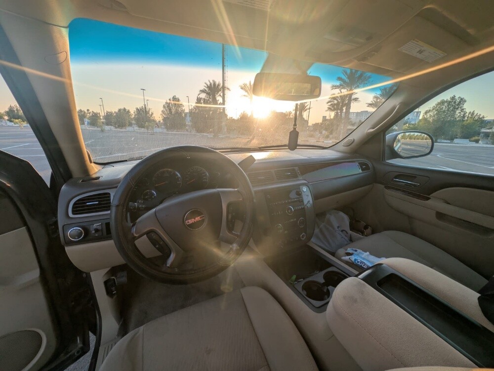 GMC YUKON XL 2012 — photo 12 for sale in Qatar