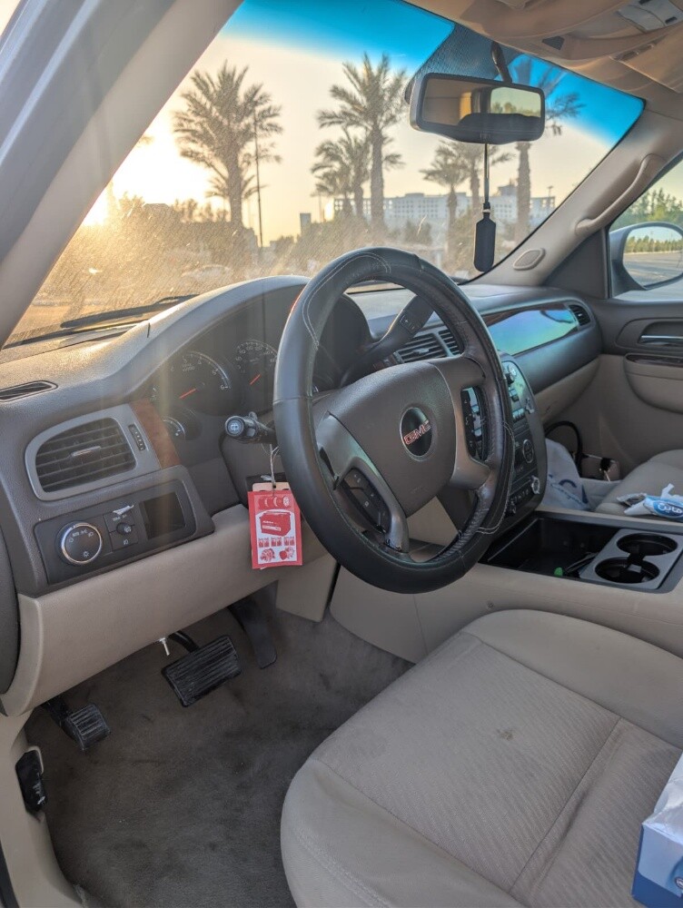 GMC YUKON XL 2012 — photo 9 for sale in Qatar
