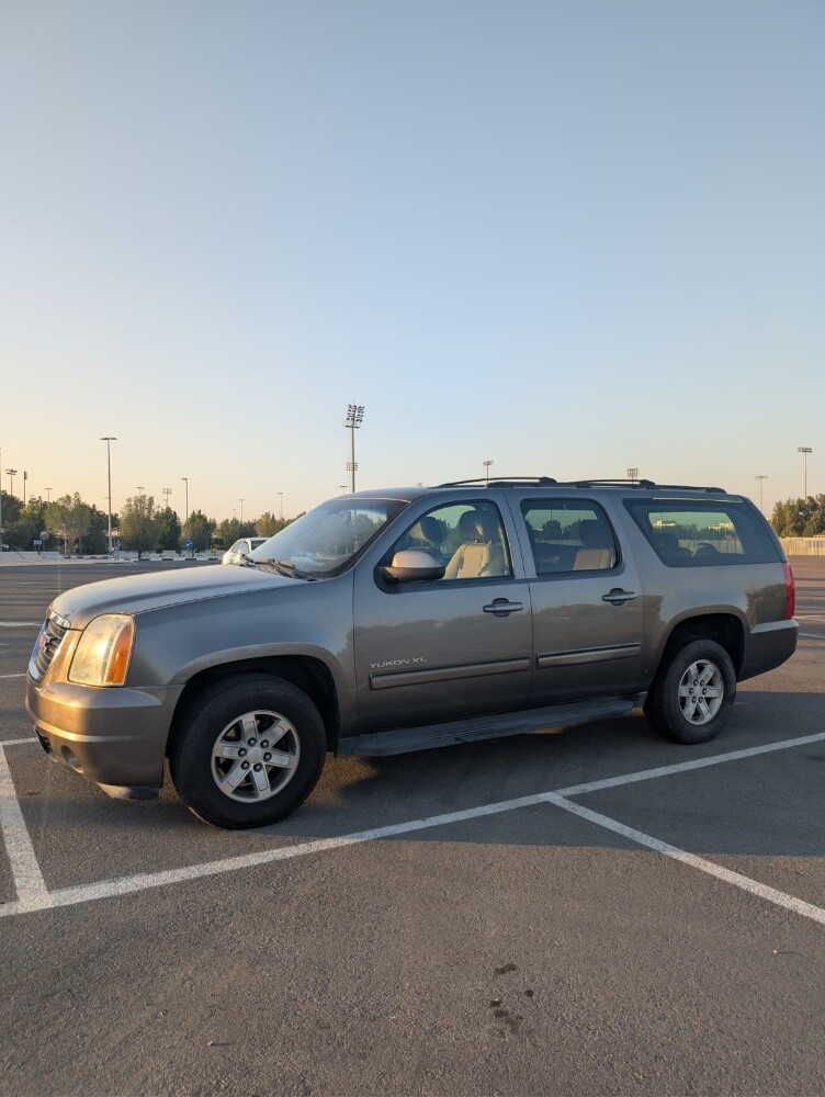 GMC YUKON XL 2012 — photo 11 for sale in Qatar