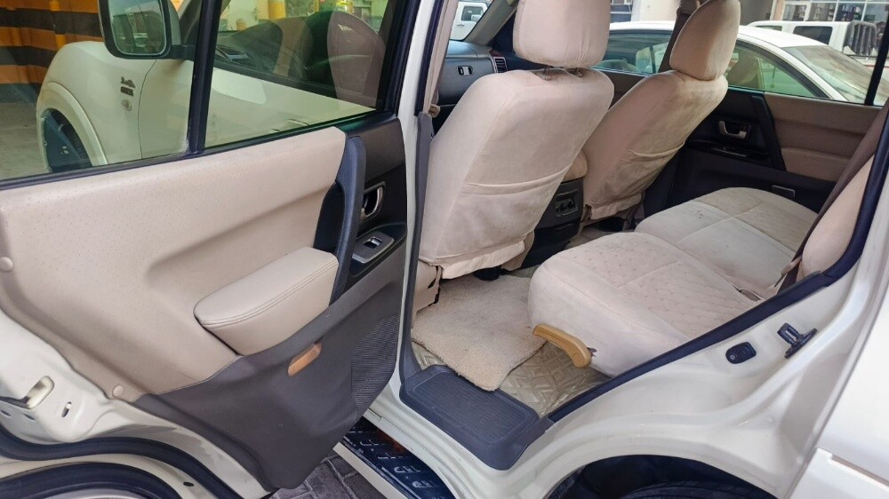 Mitsubishi Pajero - 20