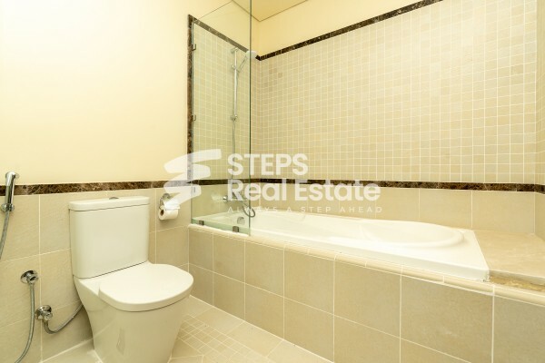 Spacious Apartment with Sea View - 17