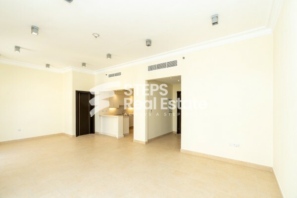 Spacious Apartment with Sea View - 12