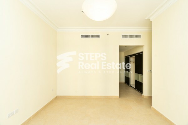 Spacious Apartment with Sea View - 16