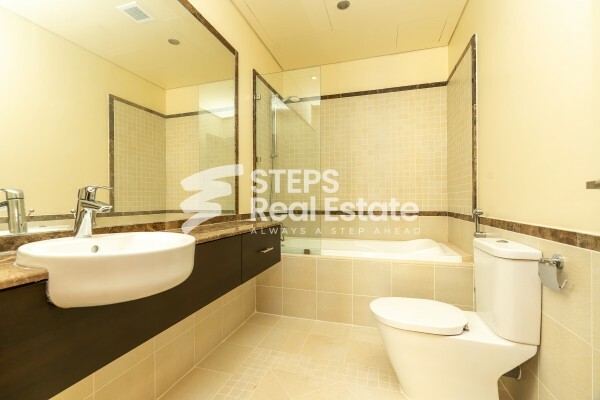 Spacious Apartment with Sea View - 6