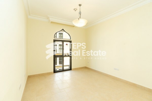 Spacious Apartment with Sea View - 14