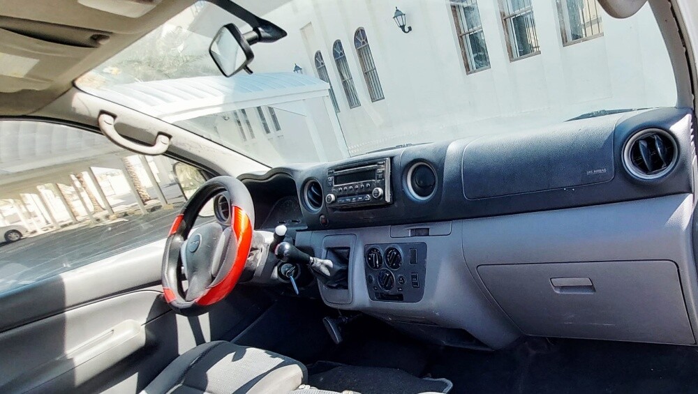 NISSAN URVAN - 14