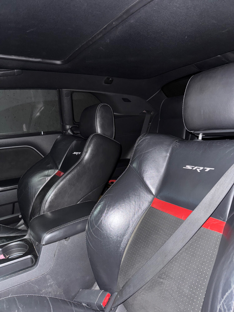 dodge challenger srt-8 - 4