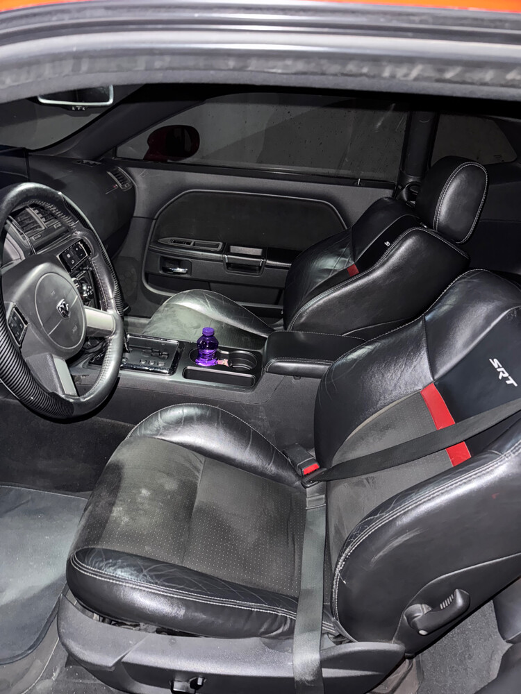 dodge challenger srt-8 - 2
