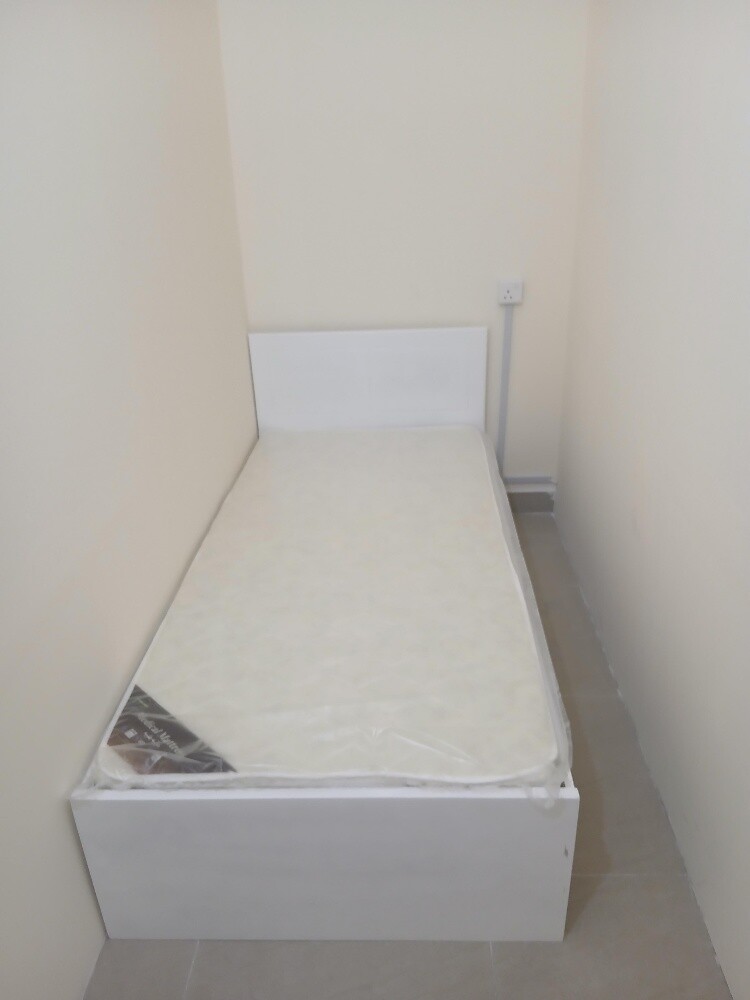 Bed and with mattress - 29