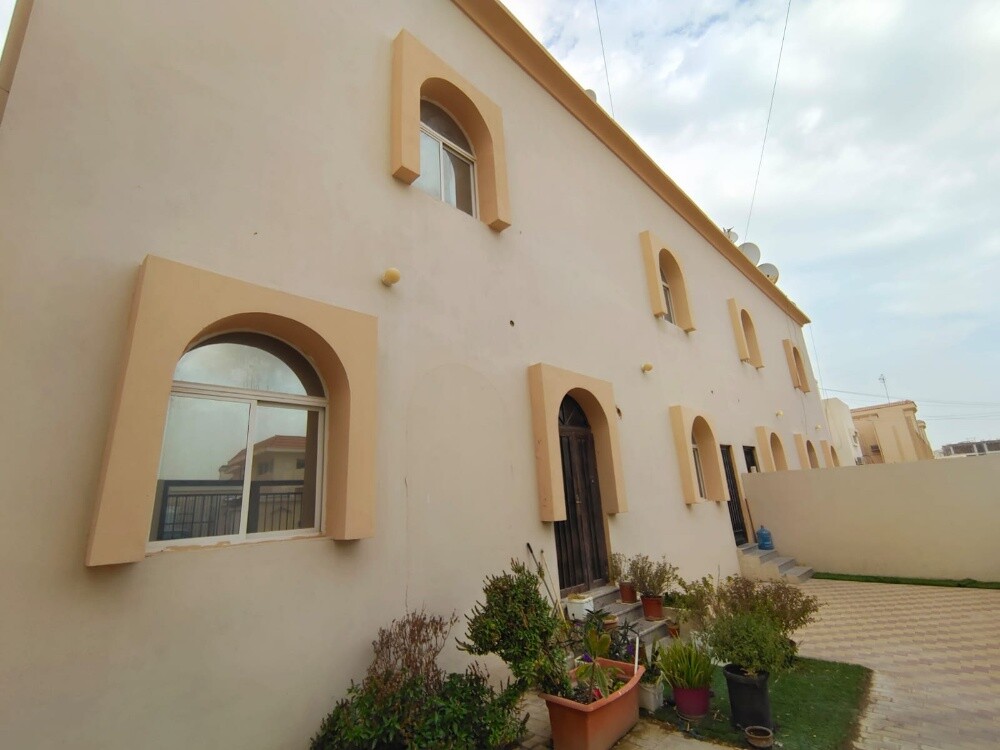 ارضين عمارات 613م و620م بالمطار م - 1