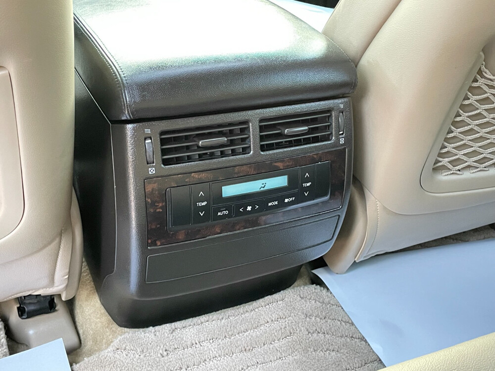 Toyota LandCruiser VXR 2011 — photo 10 for sale in Qatar
