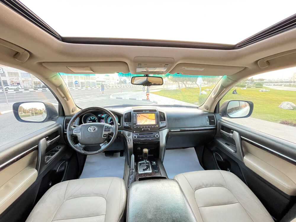 Toyota LandCruiser VXR 2011 — photo 8 for sale in Qatar