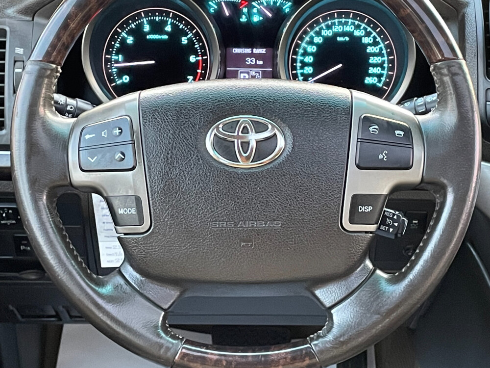 Toyota LandCruiser VXR 2011 — photo 13 for sale in Qatar
