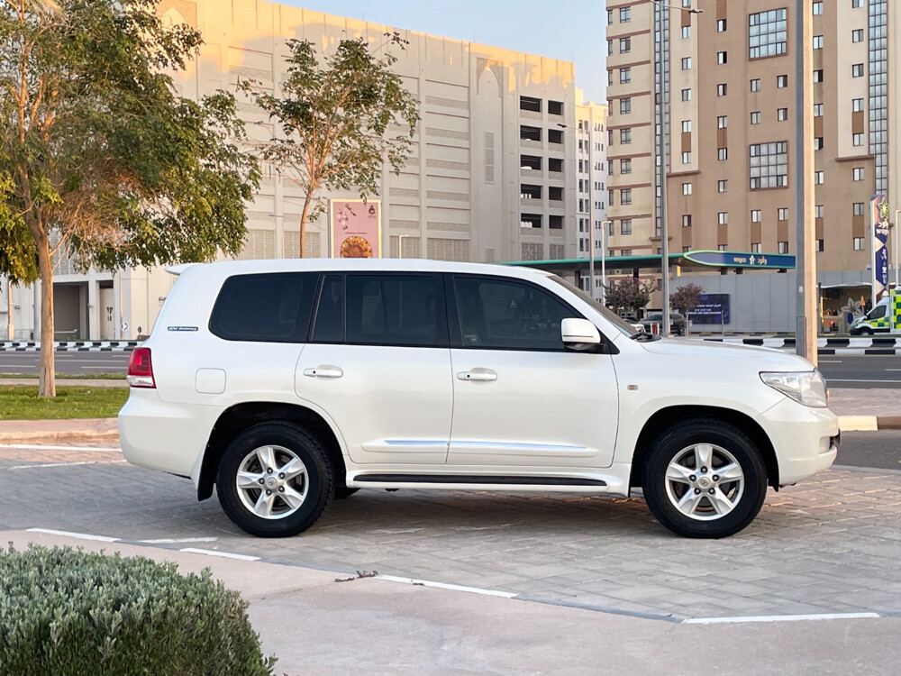 Toyota LandCruiser VXR 2011 — photo 6 for sale in Qatar