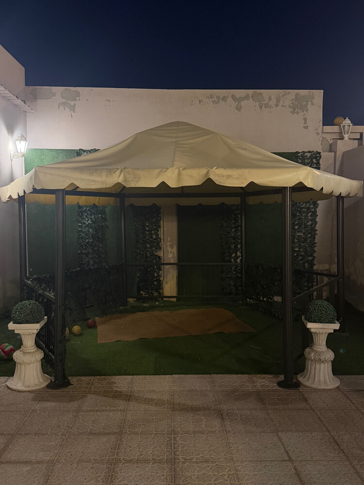 خيمة مع طربال المطر - 1