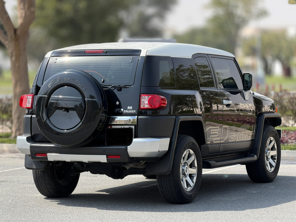 FJ Cruiser — photo 4 for sale in Qatar