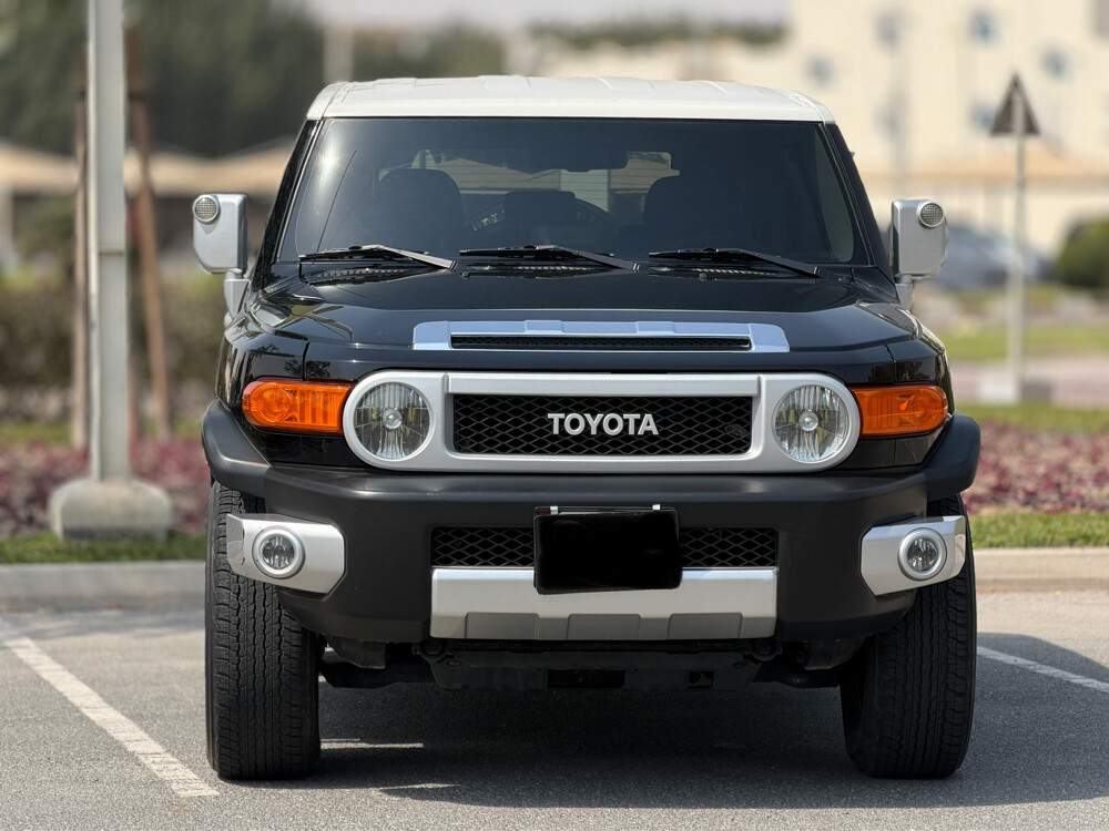 FJ Cruiser — photo 2 for sale in Qatar