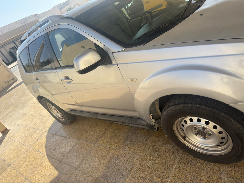 Outlander Mitsubishi - 2