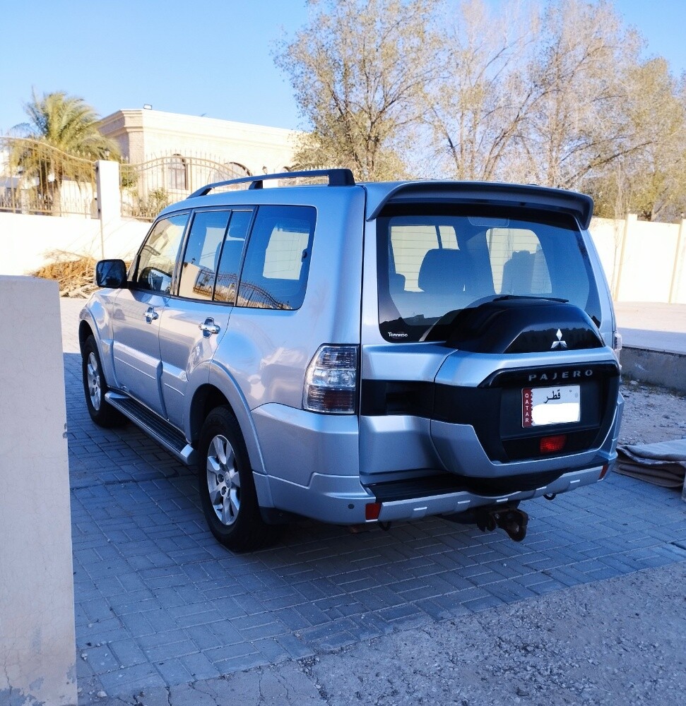 Pajero full options. - 14
