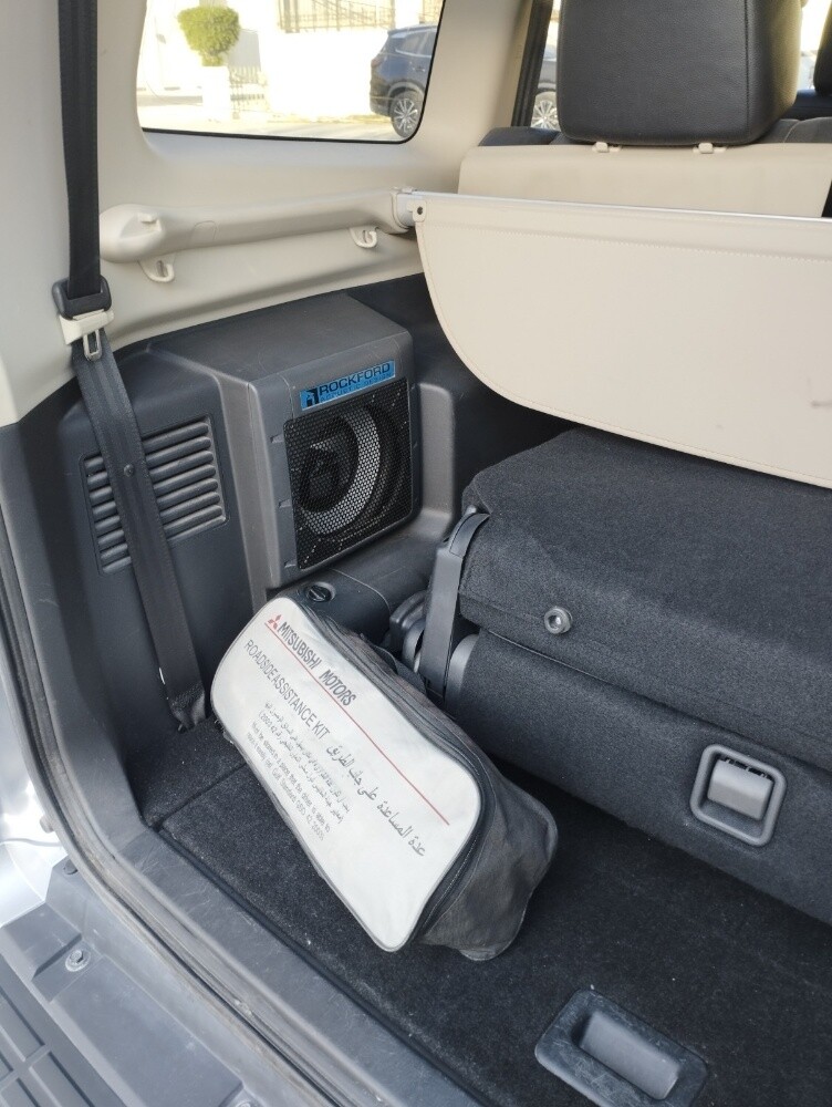 Pajero full options. - 11