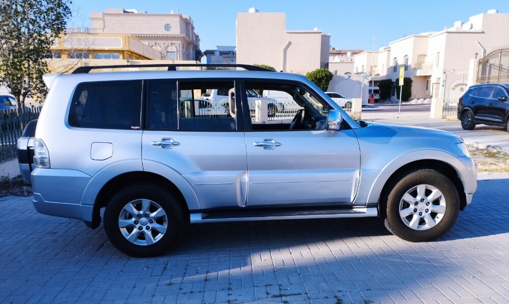 Pajero full options. - 16