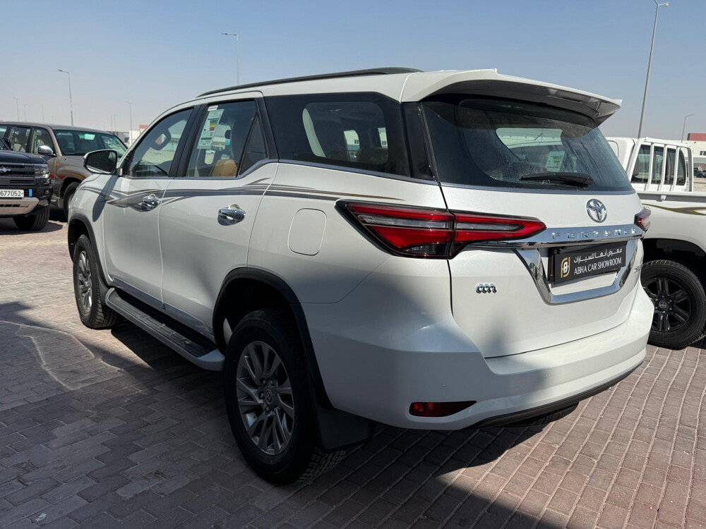 Toyota Fortuner 2025 - 4