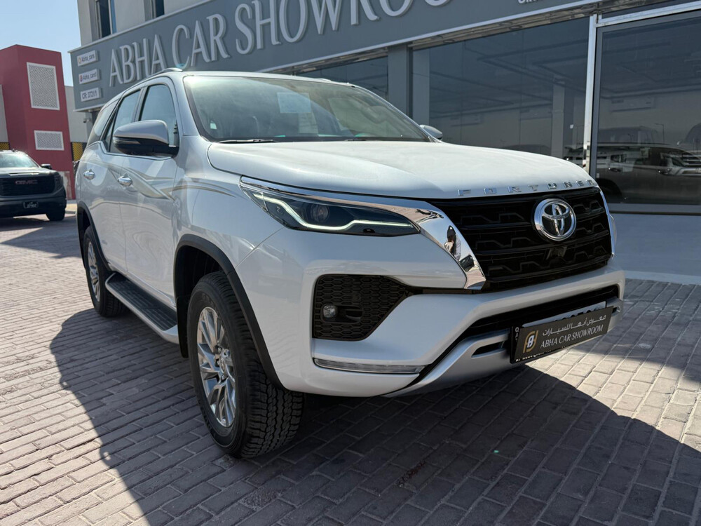 Toyota Fortuner 2025 - 1