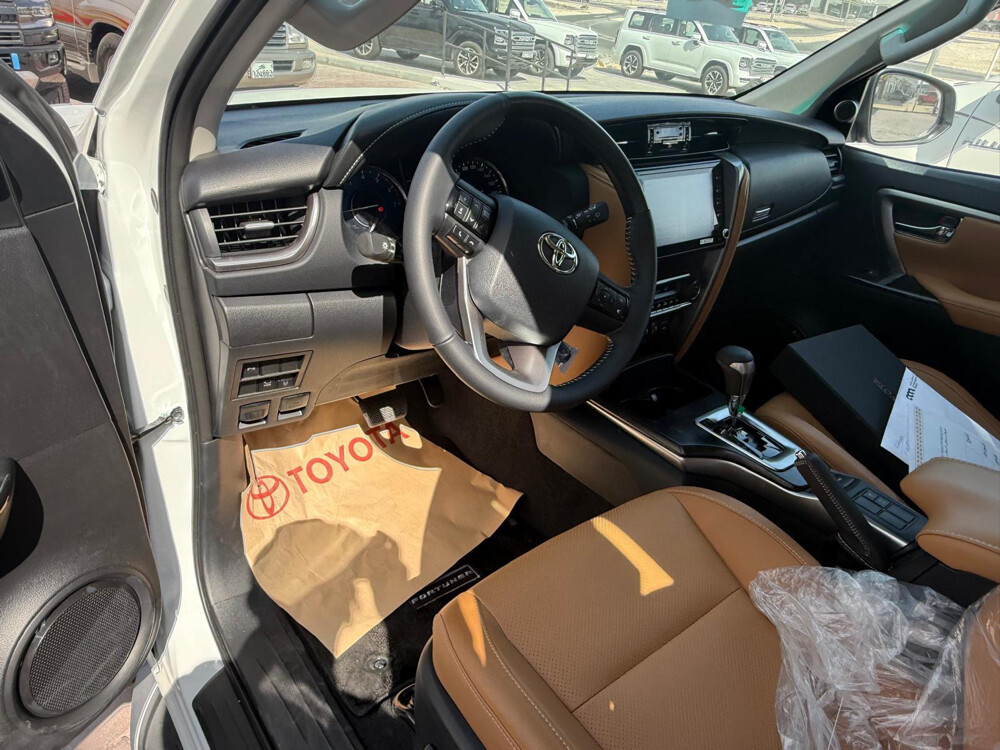 Toyota Fortuner 2025 - 5
