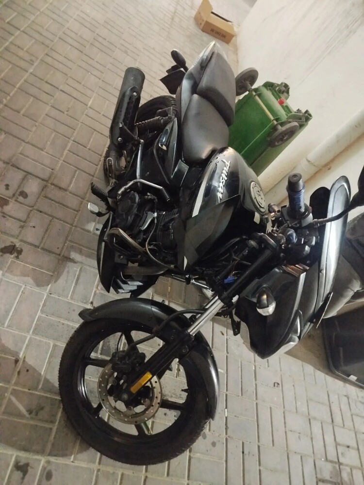 pulsar bike rent/ motorcycle - 1