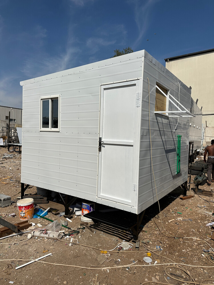 Cabin kitchen & toilet low - 2