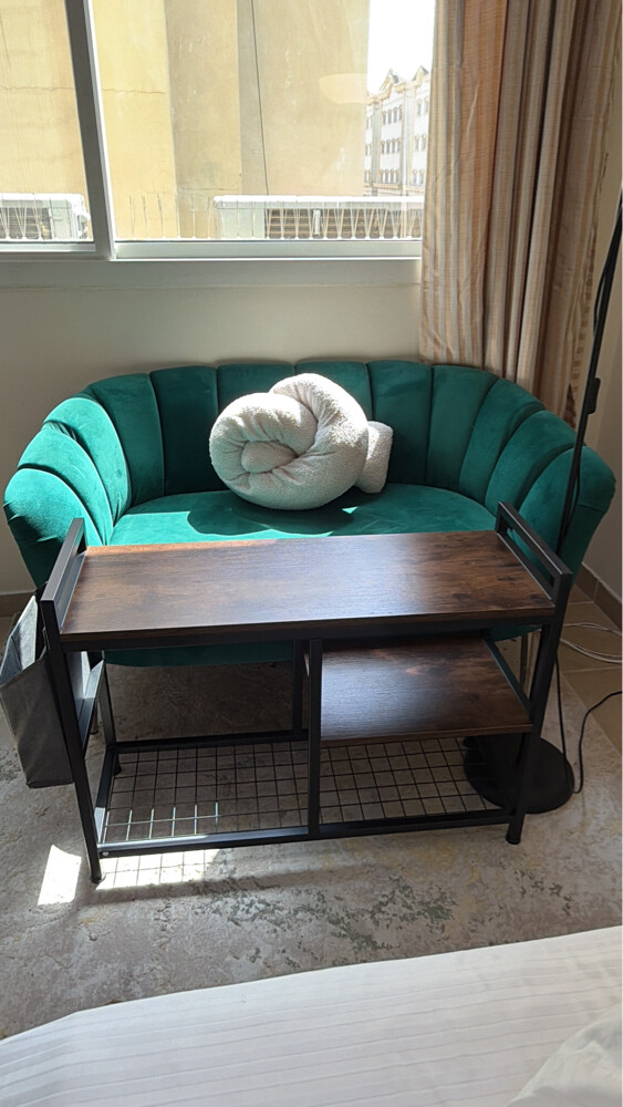 Carpet 150x 200,Lamp,Couch,table, - 2